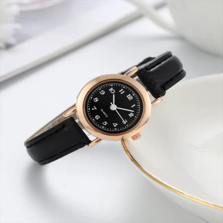 Minimalist Women's Retro Quartz Watch