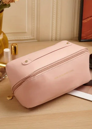 Farmasi Nutriplus makeup pouch